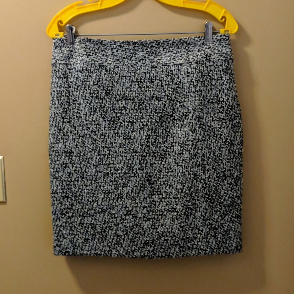 Tweed skirt